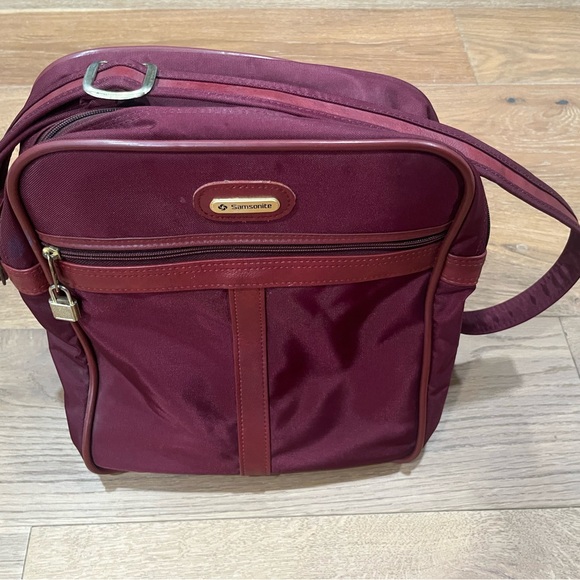 Samsonite Maroon Men's Messenger Bag - Picture 1 of 5